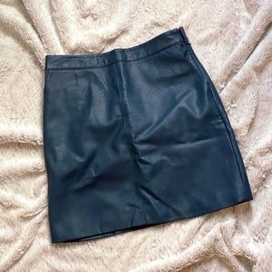 Topshop Faux Leather Skirt💫